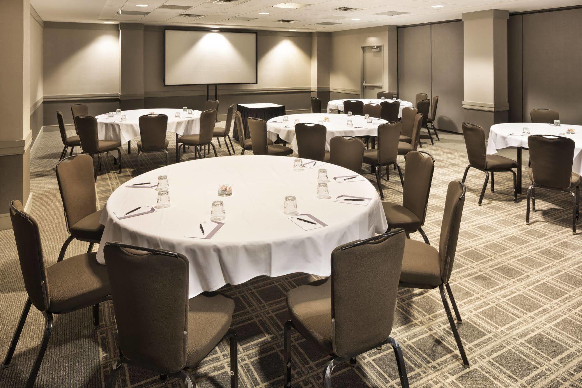 Hyatt Regency Chicago 3* Schaumburg